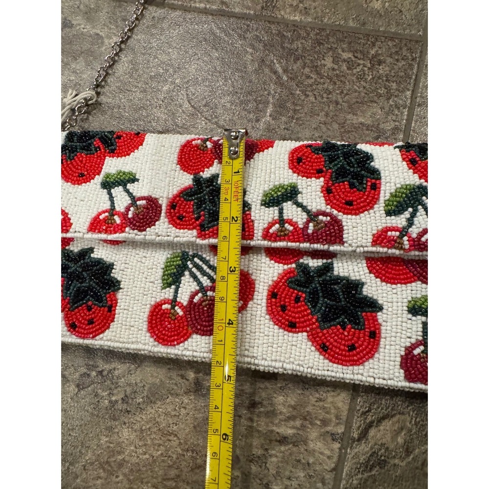 NWT‎ VIRAL SOL MER White Beaded Cherry & Strawberry Clutch Crossbody Bag - Picture 5 of 8